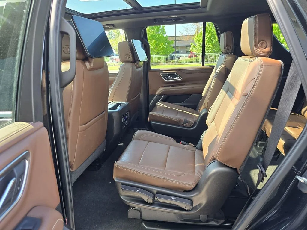 Used 2021 Black Chevrolet High Country image 19