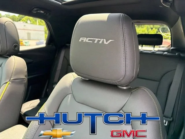 New 2026 Iridescent Pearl Tricoat Chevrolet ACTIV image 27