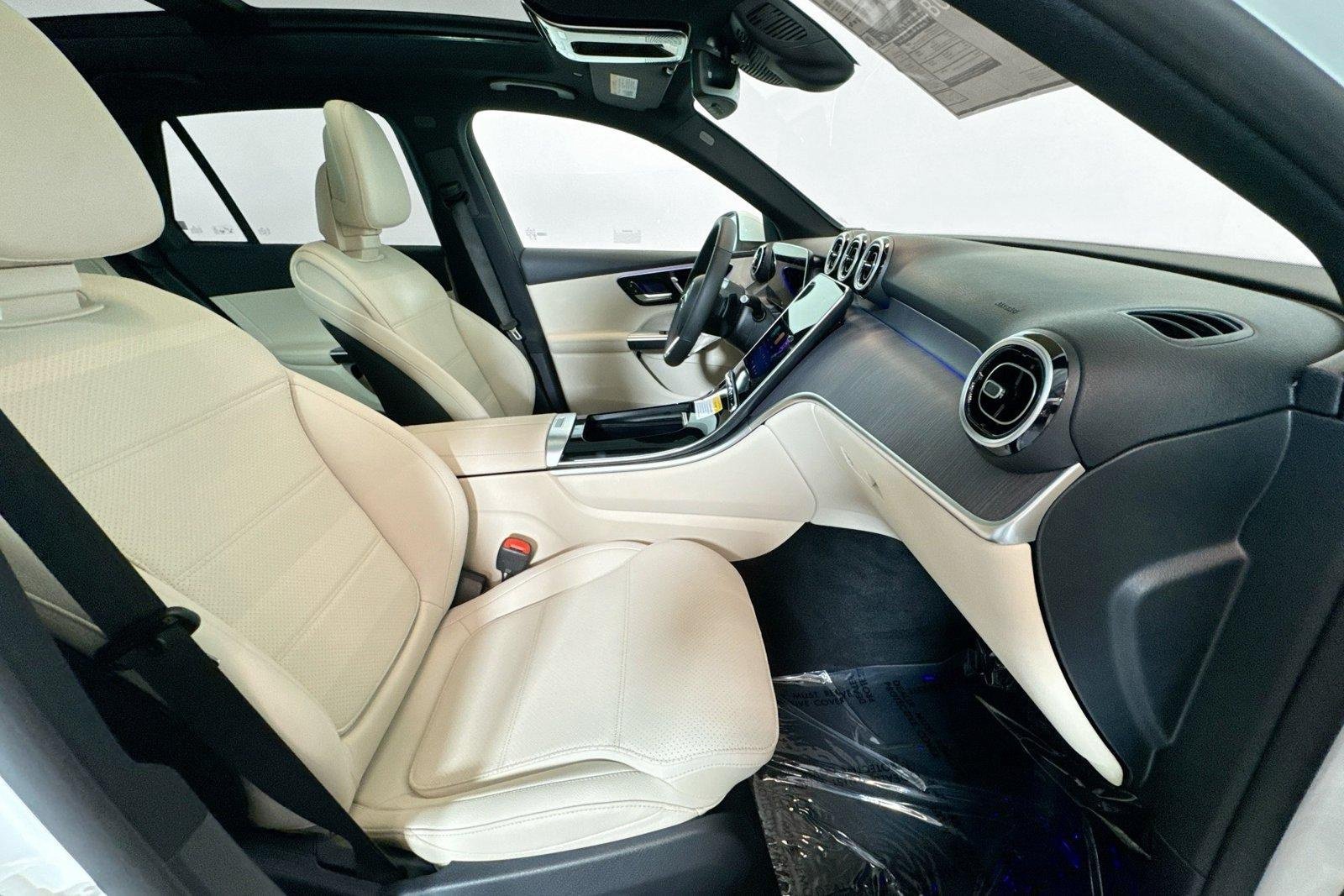 New 2026 Polar White Mercedes-Benz GLC 300 image 26