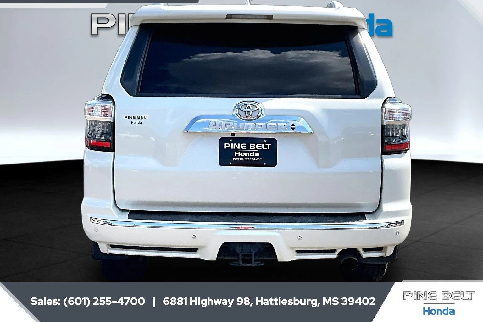 Used 2018 Blizzard Pearl Toyota Limited image 4