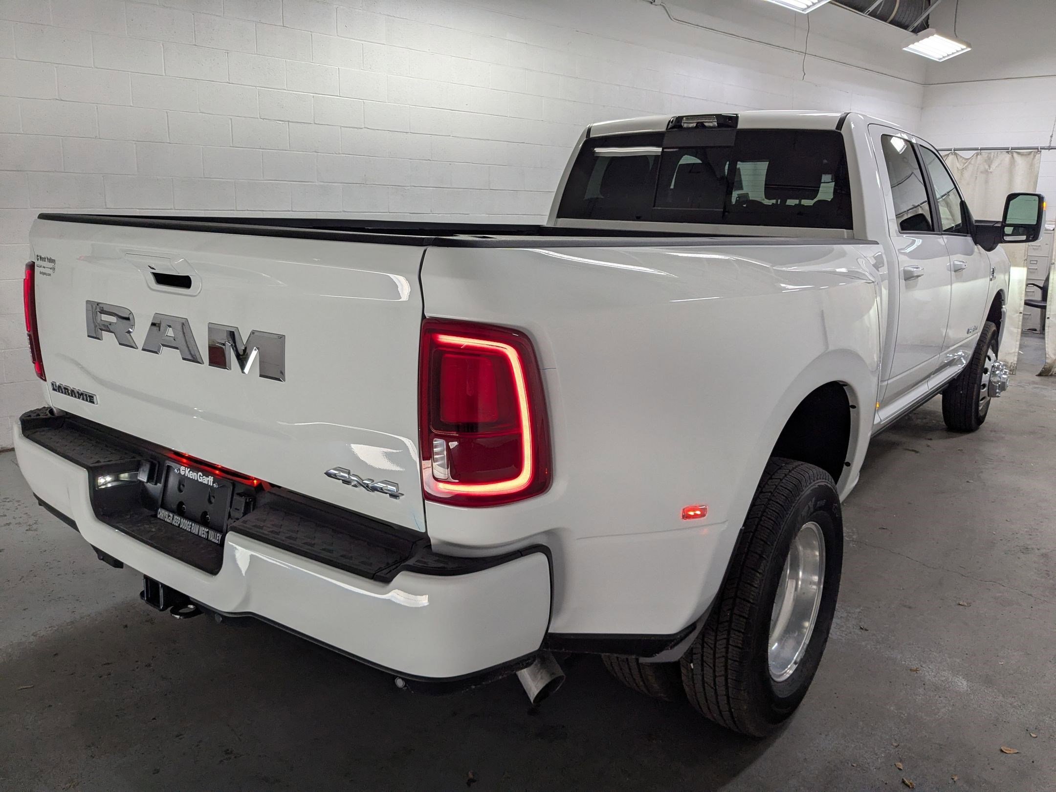 New 2026 Bright White Clear-Coat Exterior Paint RAM Laramie image 4