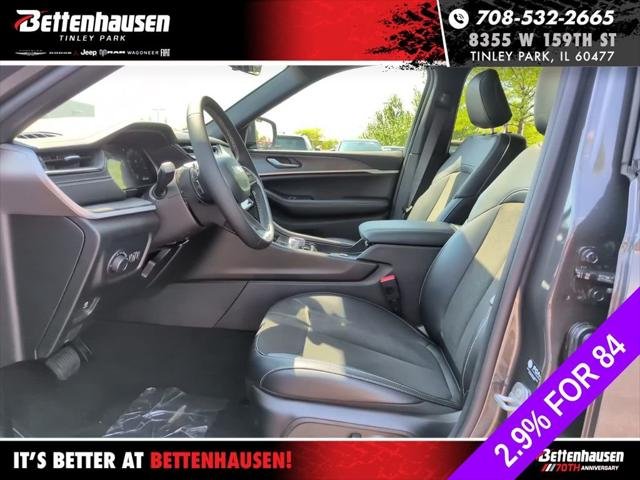 New 2026 Baltic Gray Metallic Clear-Coat Exterior Paint Jeep Laredo image 16