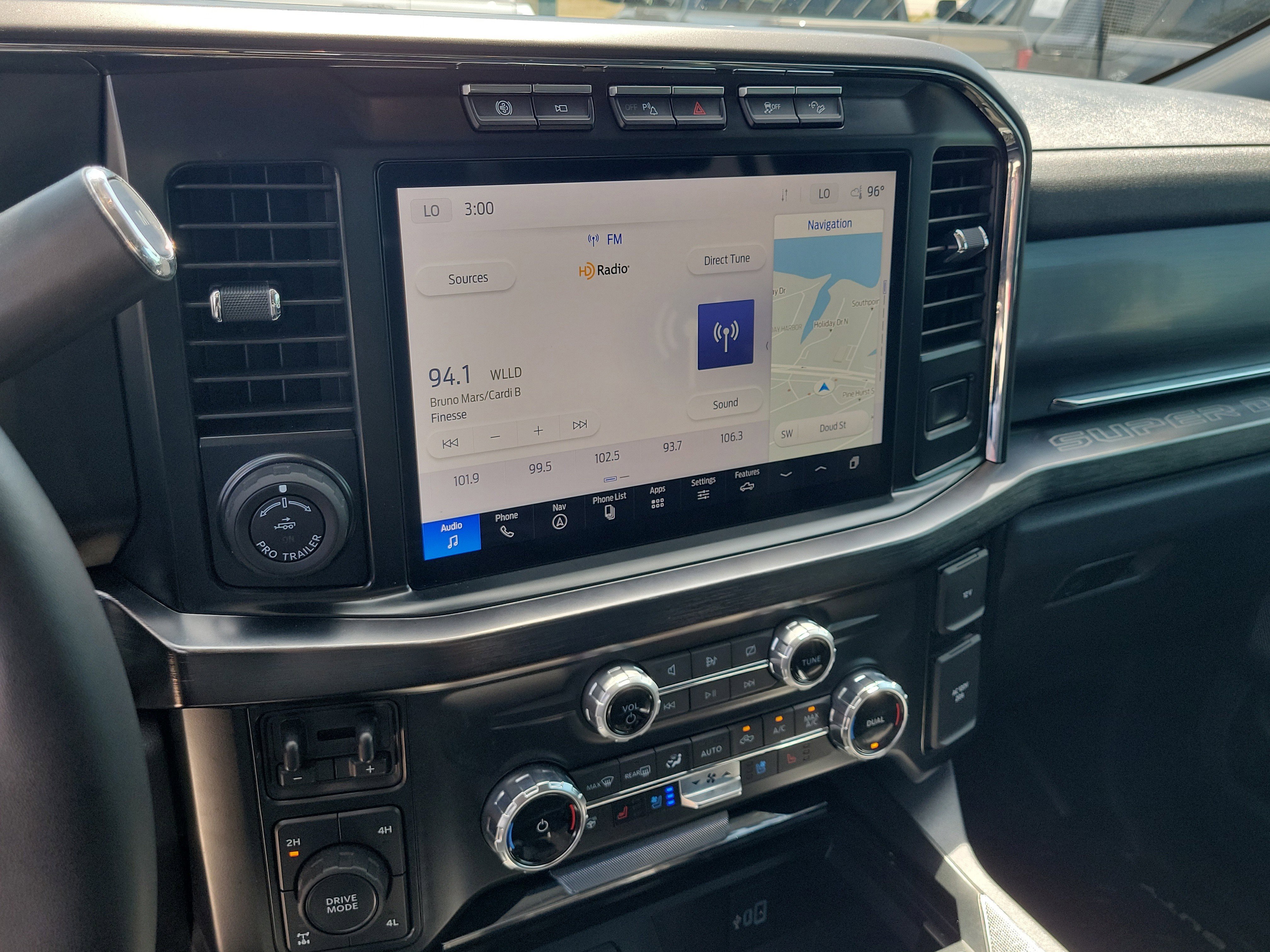 Used 2023 Blue Metallic Ford LARIAT image 28