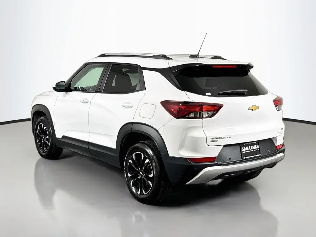 Used 2023 White Chevrolet LT image 5