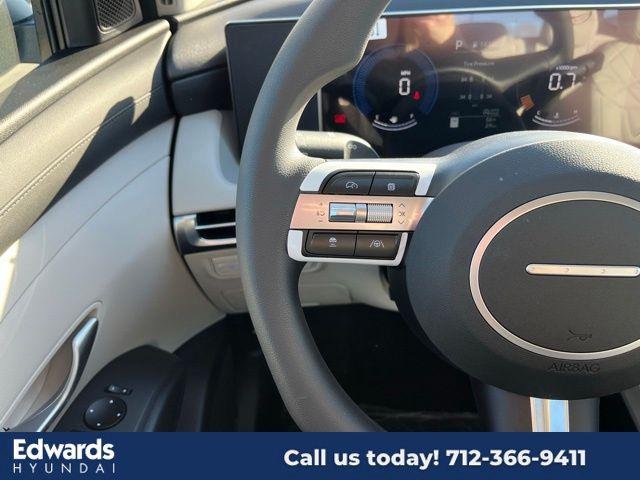 New 2025 White Hyundai SE AWD image 22