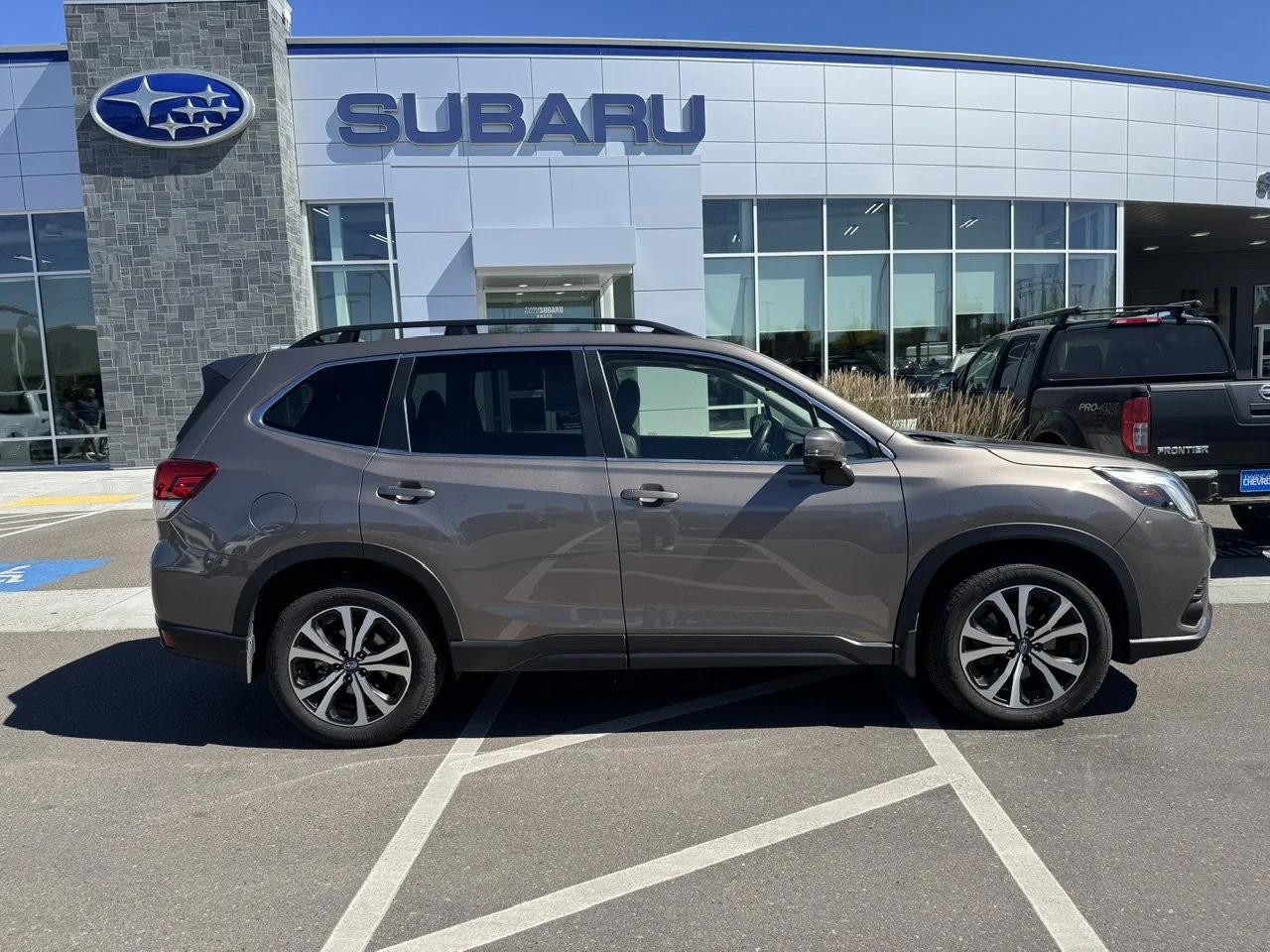 Used 2023 Brilliant Bronze Metallic Subaru Limited image 8