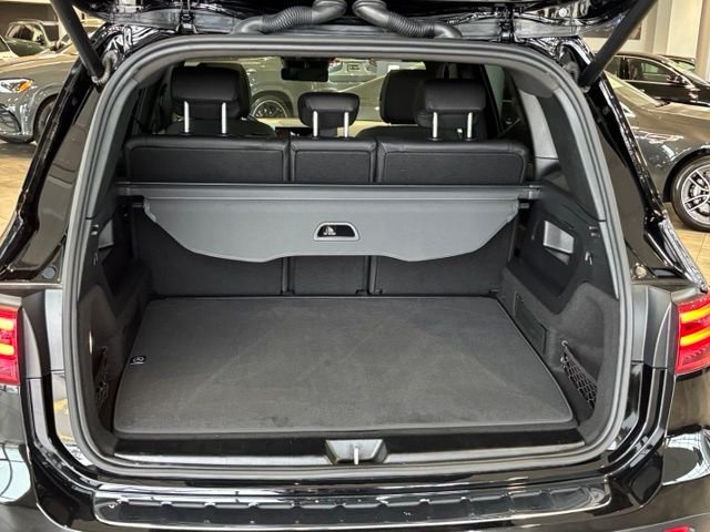 Used 2026 Black Mercedes-Benz GLB 250 image 33