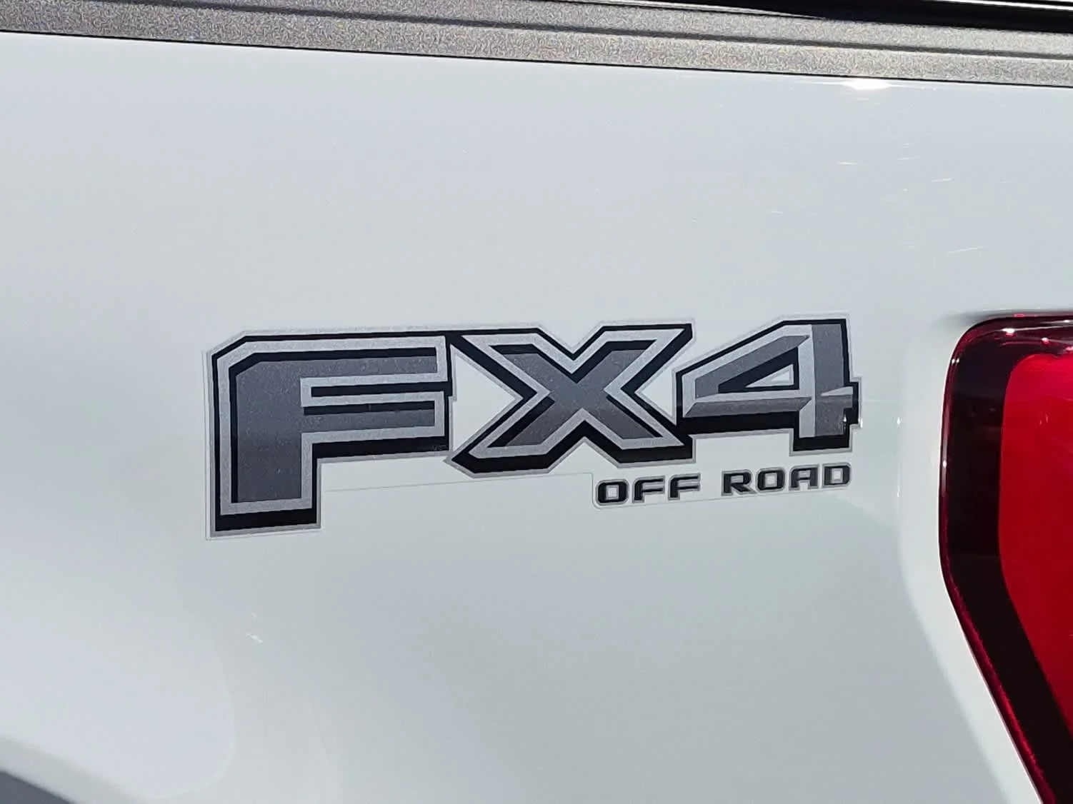 Certified Used 2023 Oxford White Ford LARIAT image 23