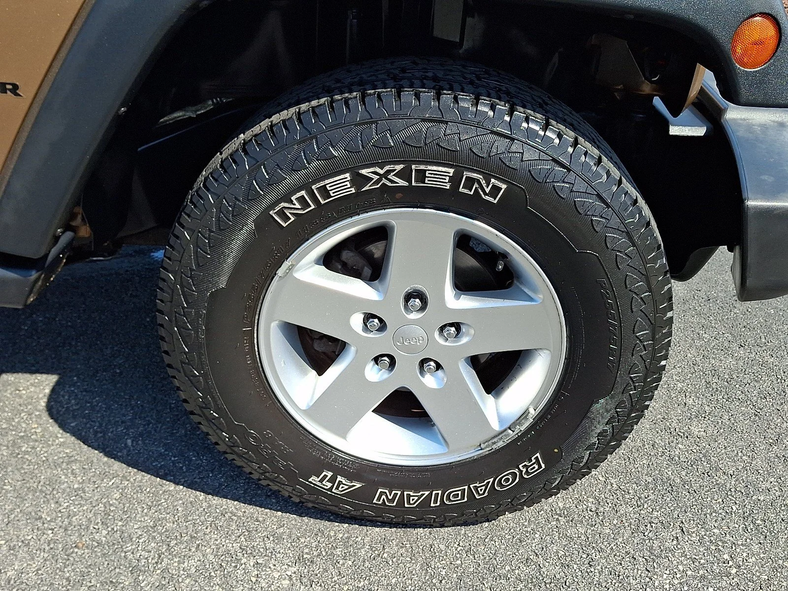 Used 2015 Copper Brown Pearlcoat Jeep Sport image 9