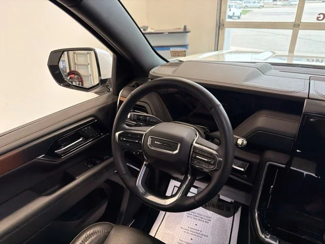 Used 2025 White GMC Denali image 38