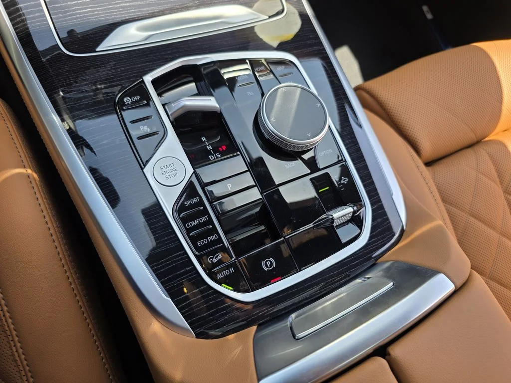 New 2027 Alpine White BMW xDrive40i image 1