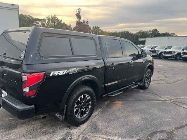 Used 2022 Black Nissan PRO-4X image 4