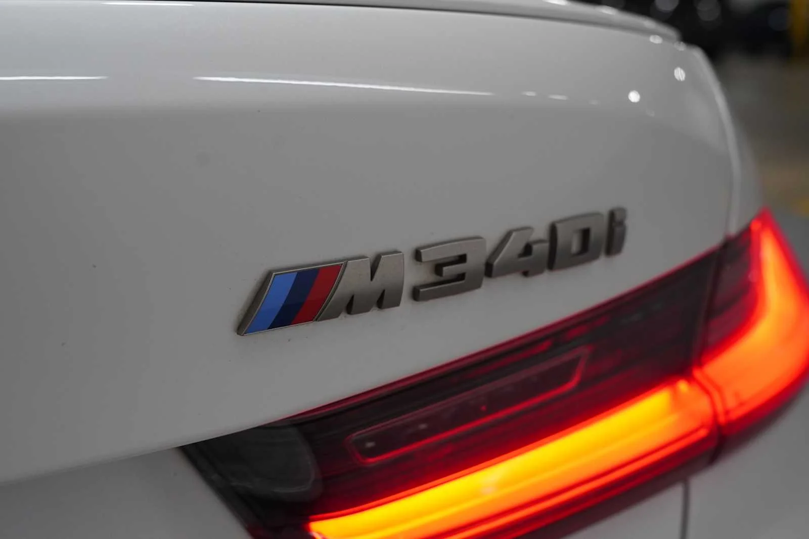 Used 2021 Mineral White Metallic BMW M340i image 9