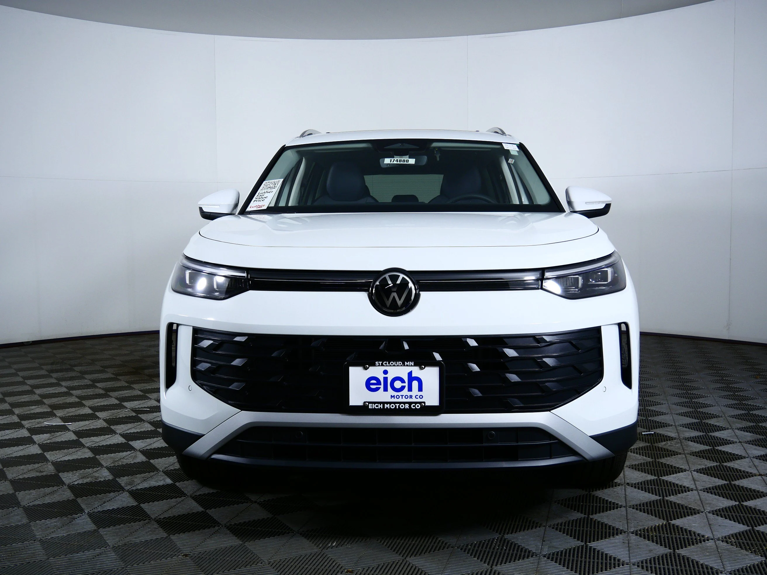 New 2026 Pure White Volkswagen SE image 2