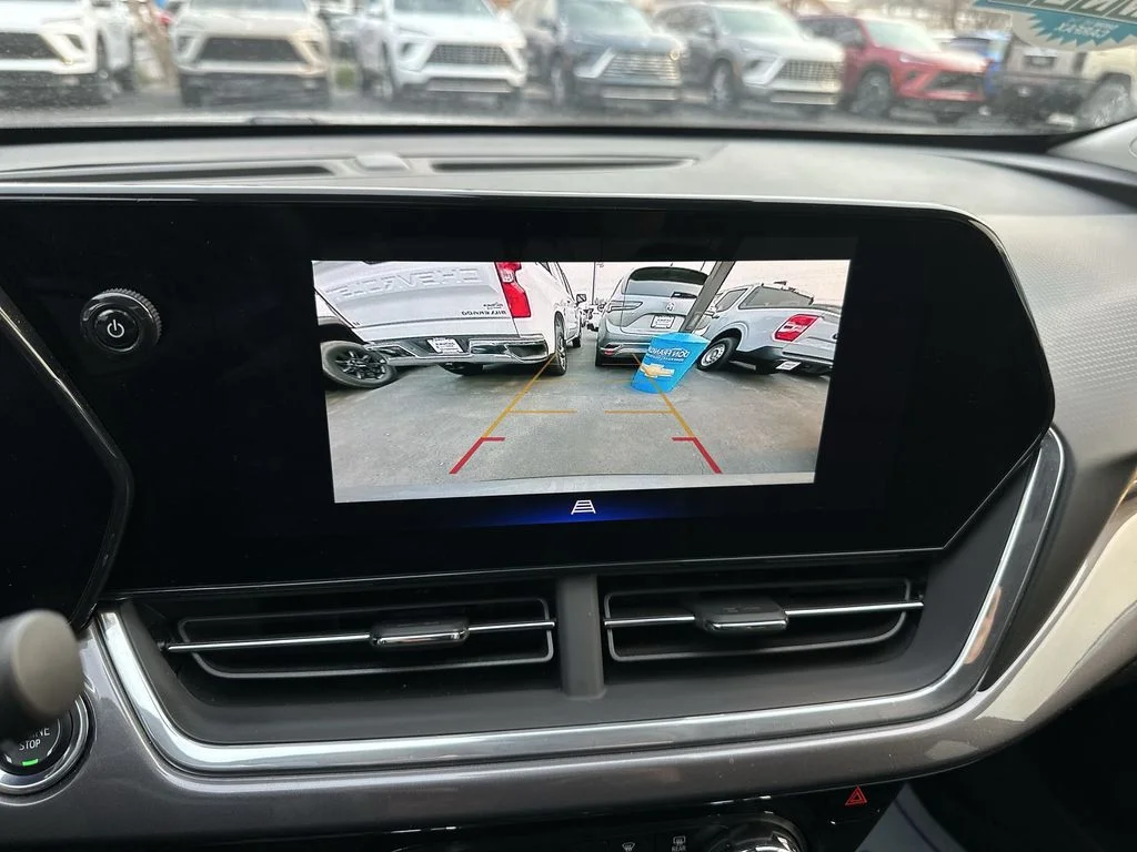 Used 2024 Gray Chevrolet ACTIV image 17