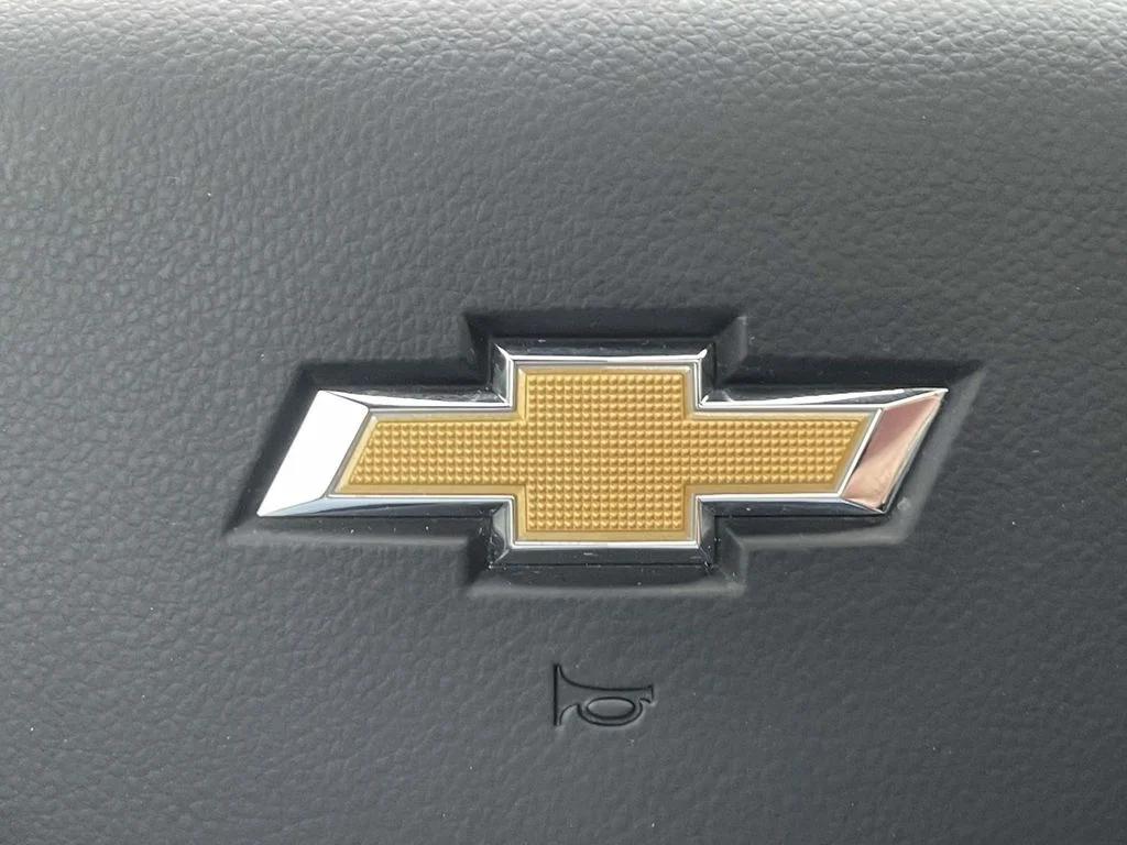 Certified Used 2025 Lakeshore Blue Metallic Chevrolet LTZ image 32