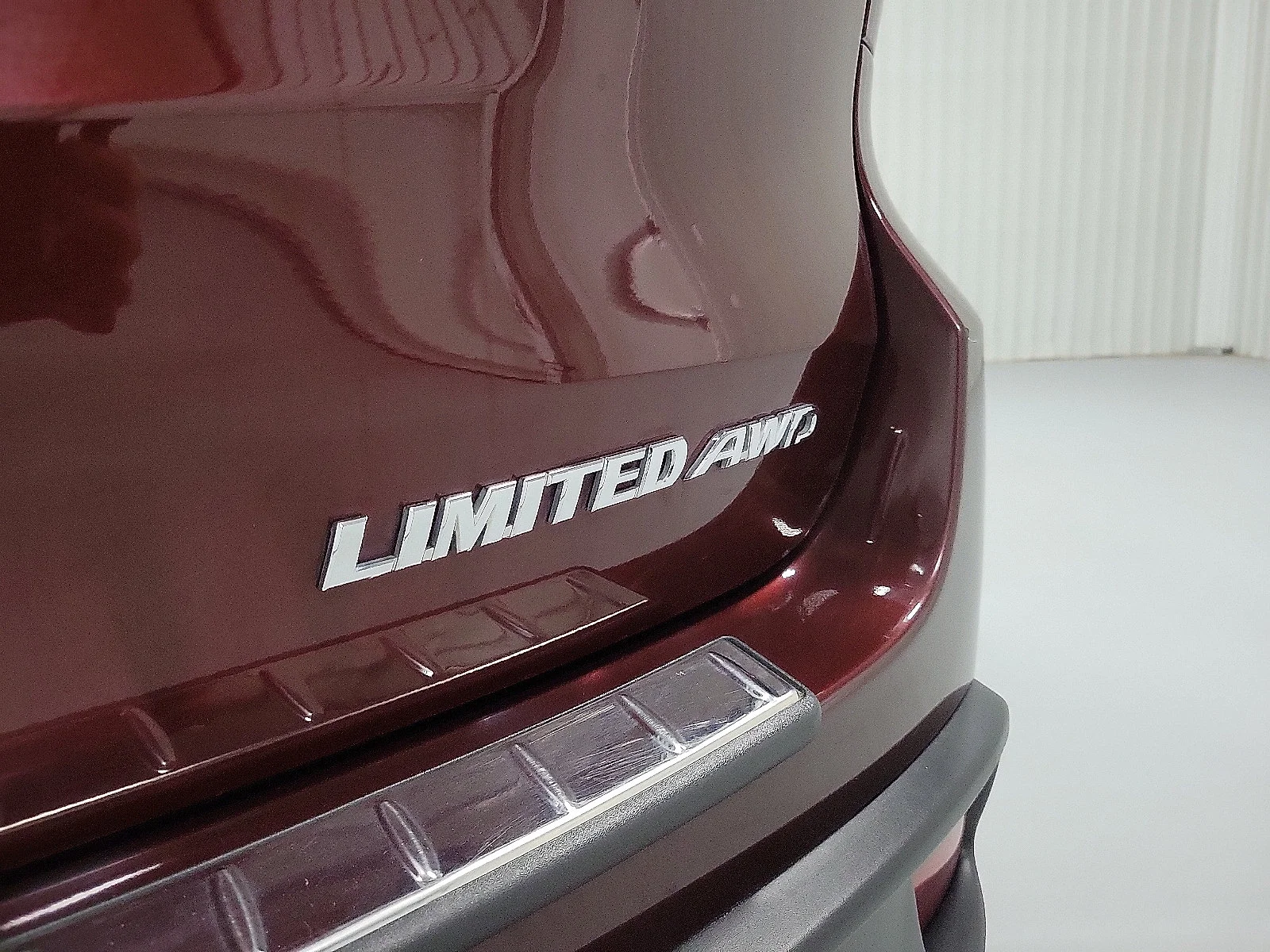 Used 2016 Red Toyota Limited image 19