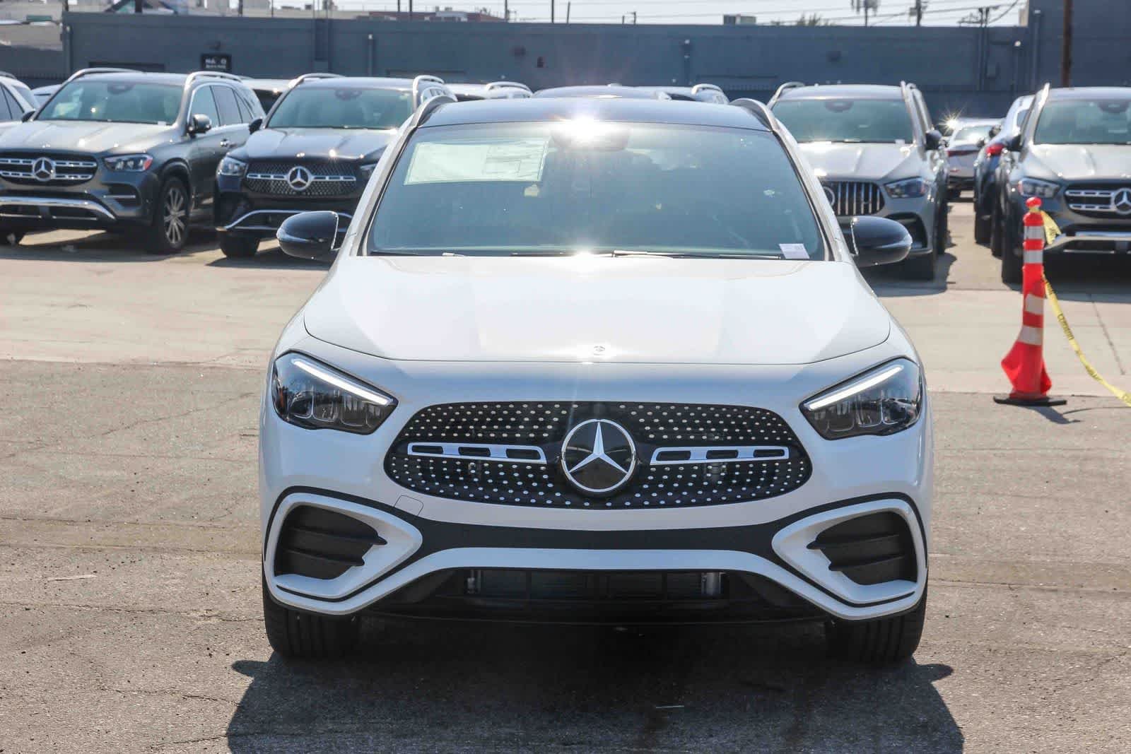 New 2026 Polar White Mercedes-Benz GLA 250 image 2