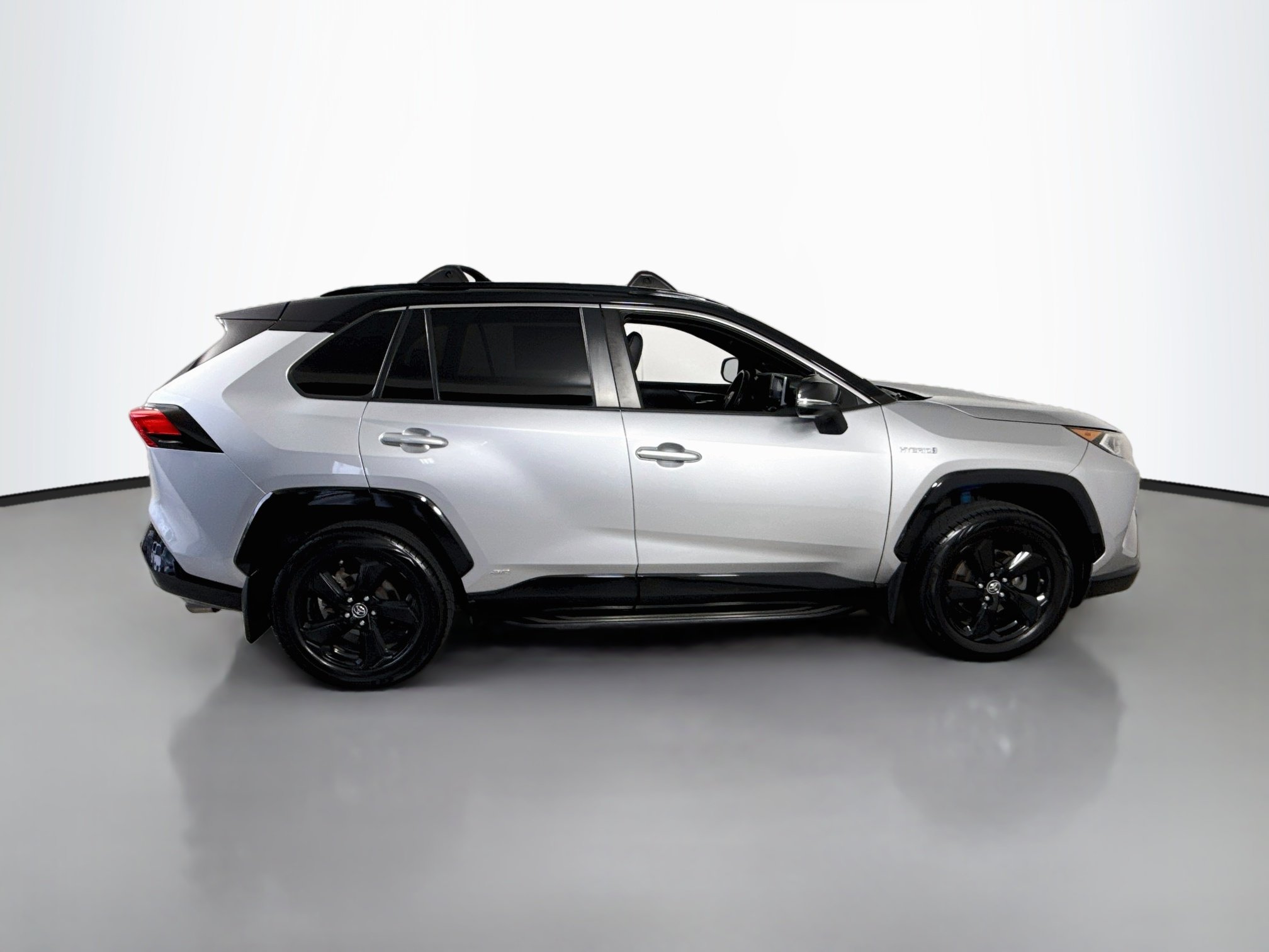 Used 2019 Silver Sky Metallic w/Black Roof Toyota Hybrid XSE image 8