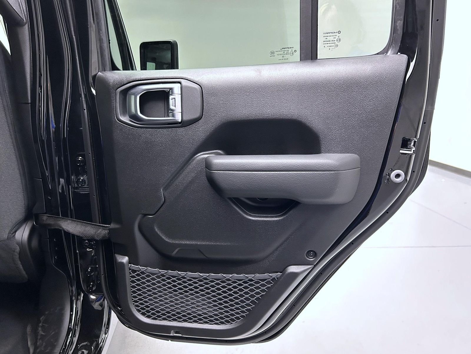 New 2026 Black Clear-Coat Exterior Paint Jeep Sport S image 17