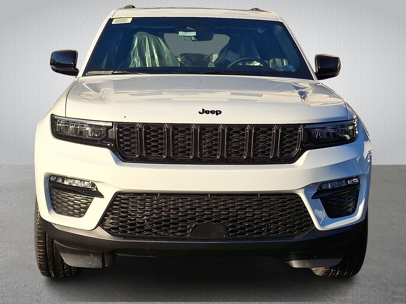 New 2025 Bright White Clear-Coat Exterior Paint Jeep Limited 4x4 image 2