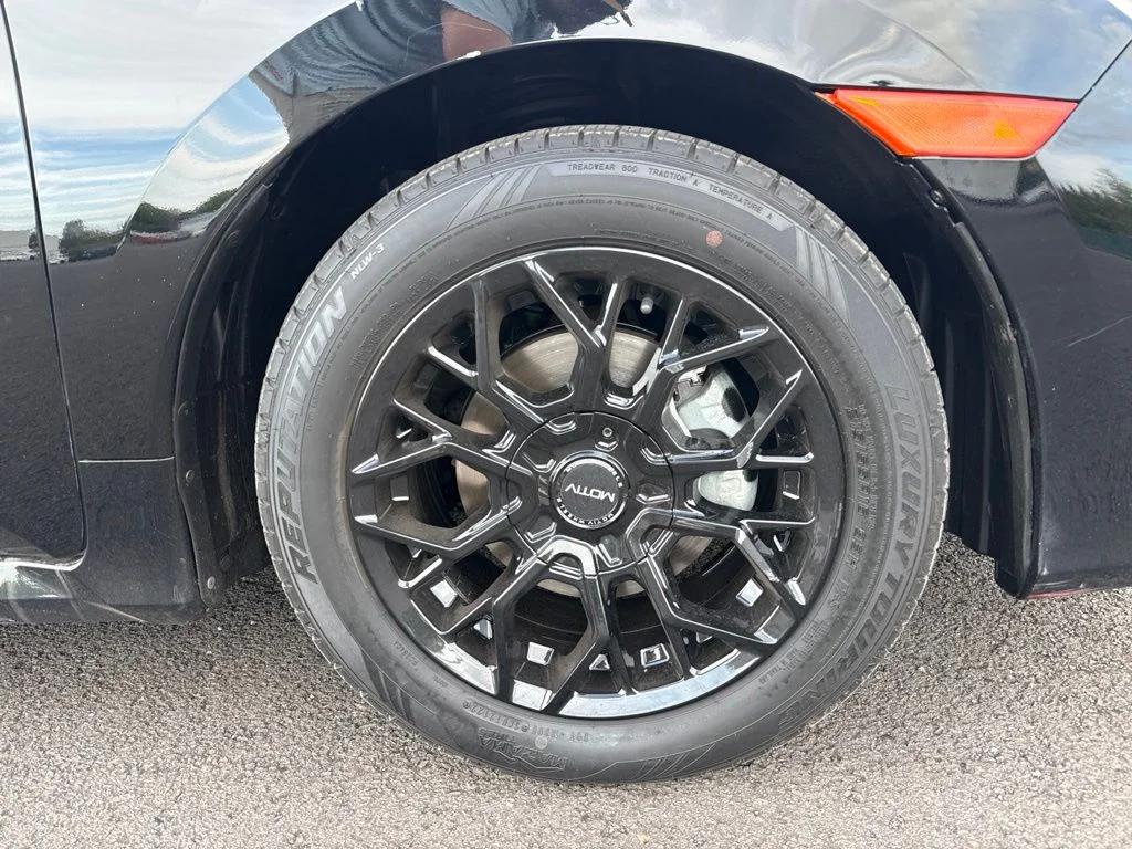 Used 2019 Crystal Black Pearl Honda LX image 25