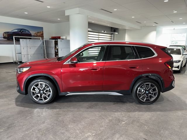 New 2026 Vegas Red Metallic BMW xDrive28i image 4