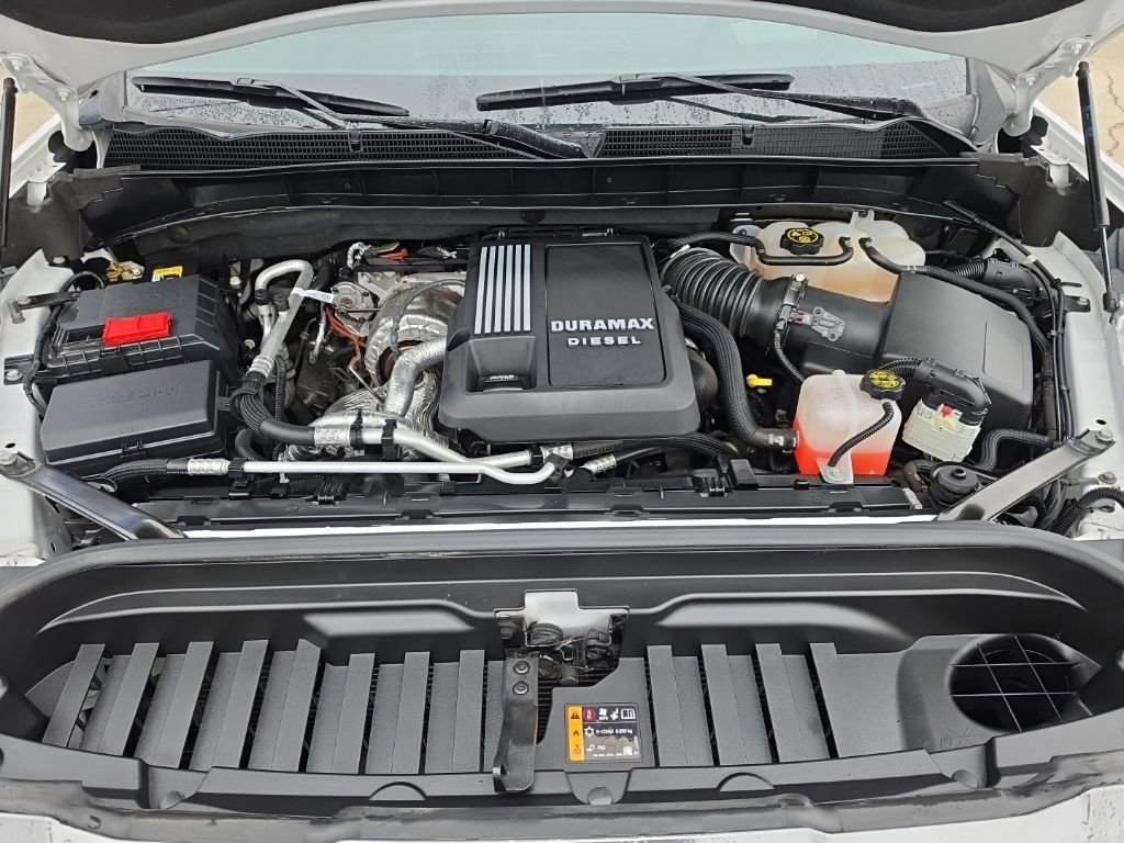 Used 2023 Summit White GMC AT4 image 35