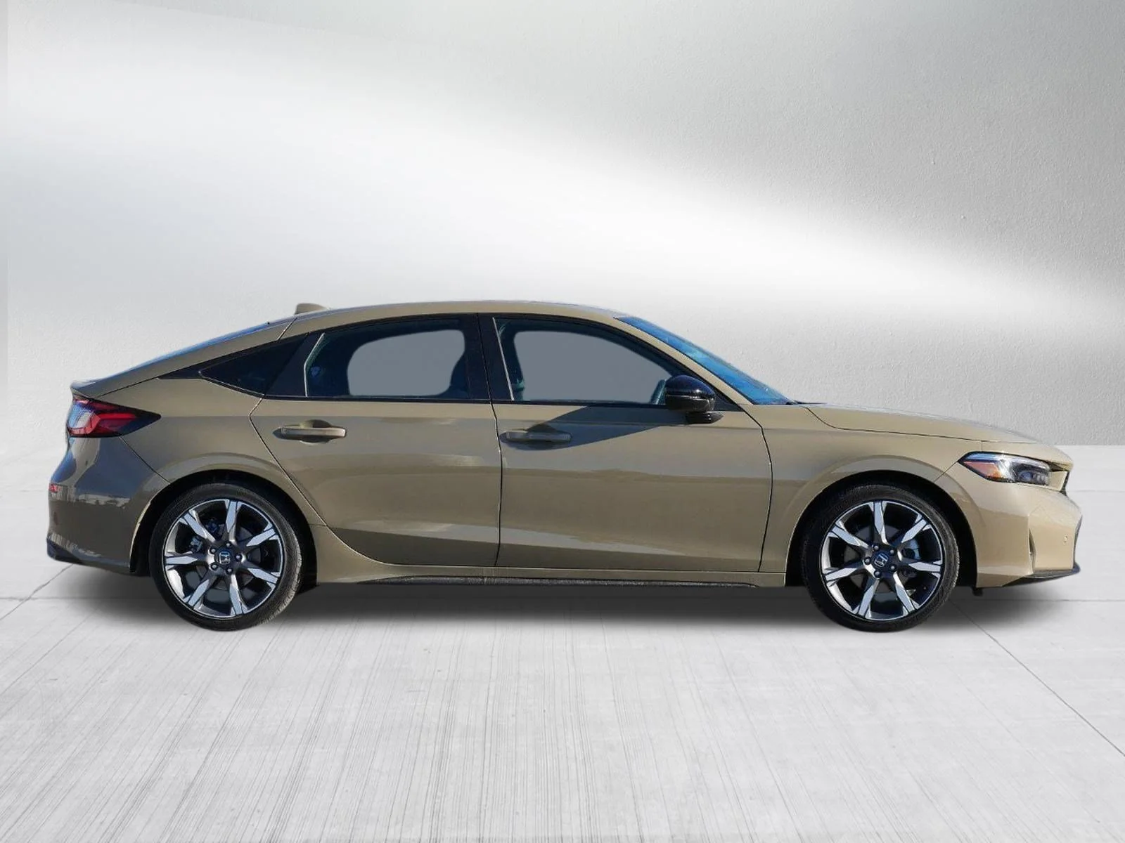 New 2026 Sand Dune Pearl Honda Sport Touring image 8