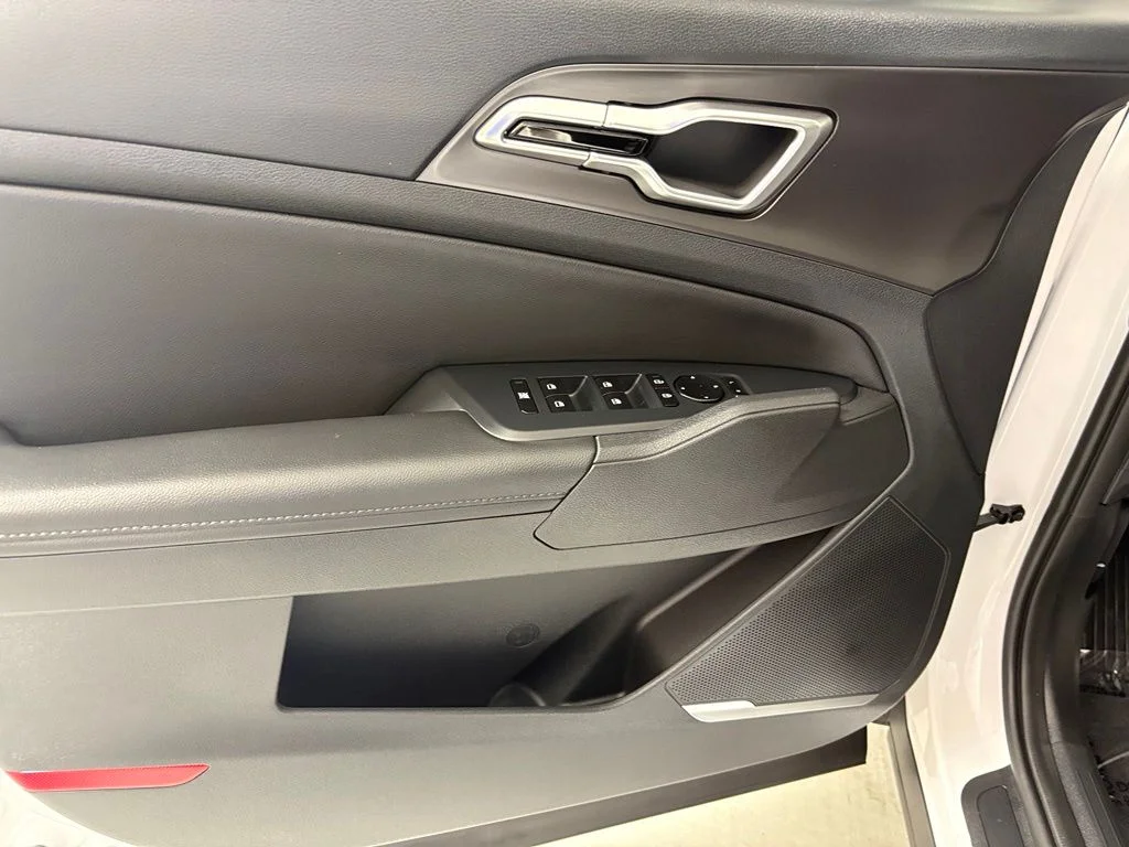 New 2026 Glacial White Pearl Kia EX image 13