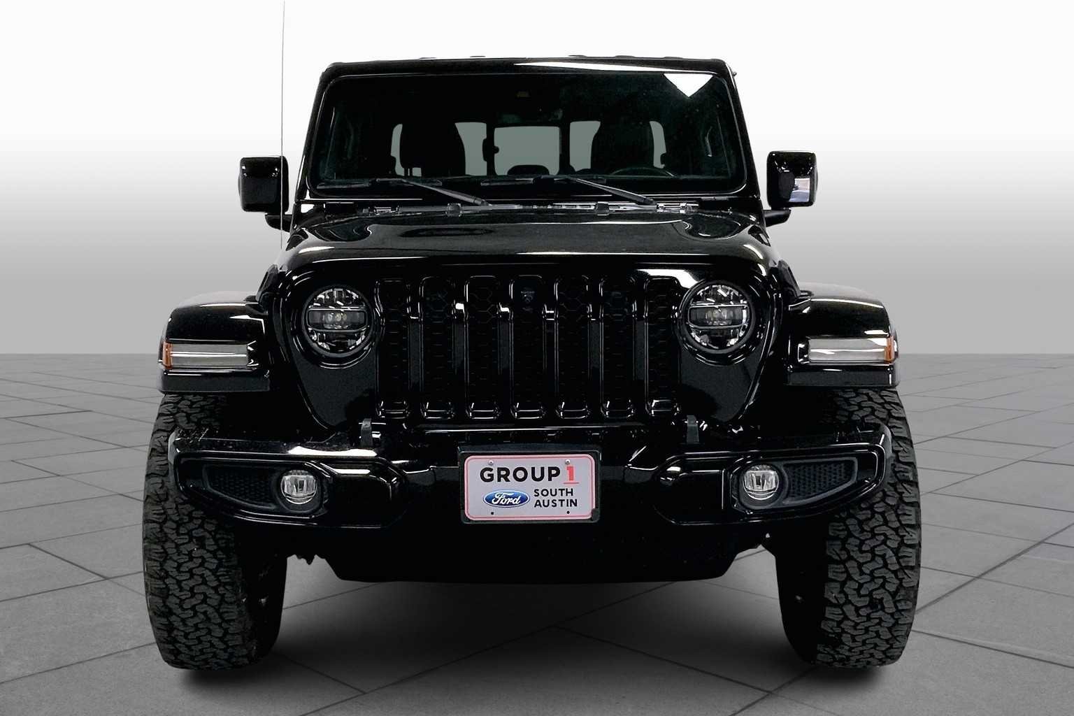 Used 2022 Black Clearcoat Jeep High Altitude image 5