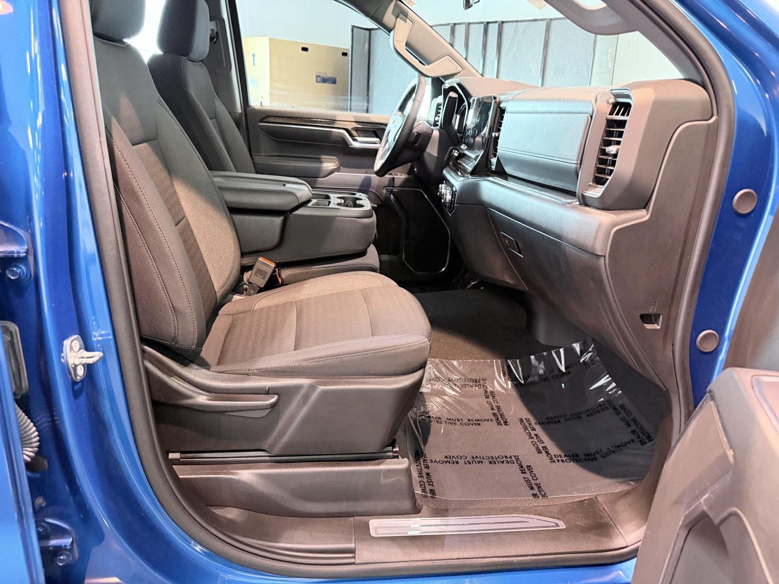 Used 2024 Dynamic Blue Metallic GMC Elevation image 28