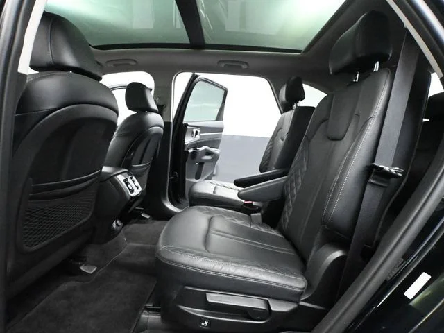 Used 2021 Black Kia SX-Prestige image 41