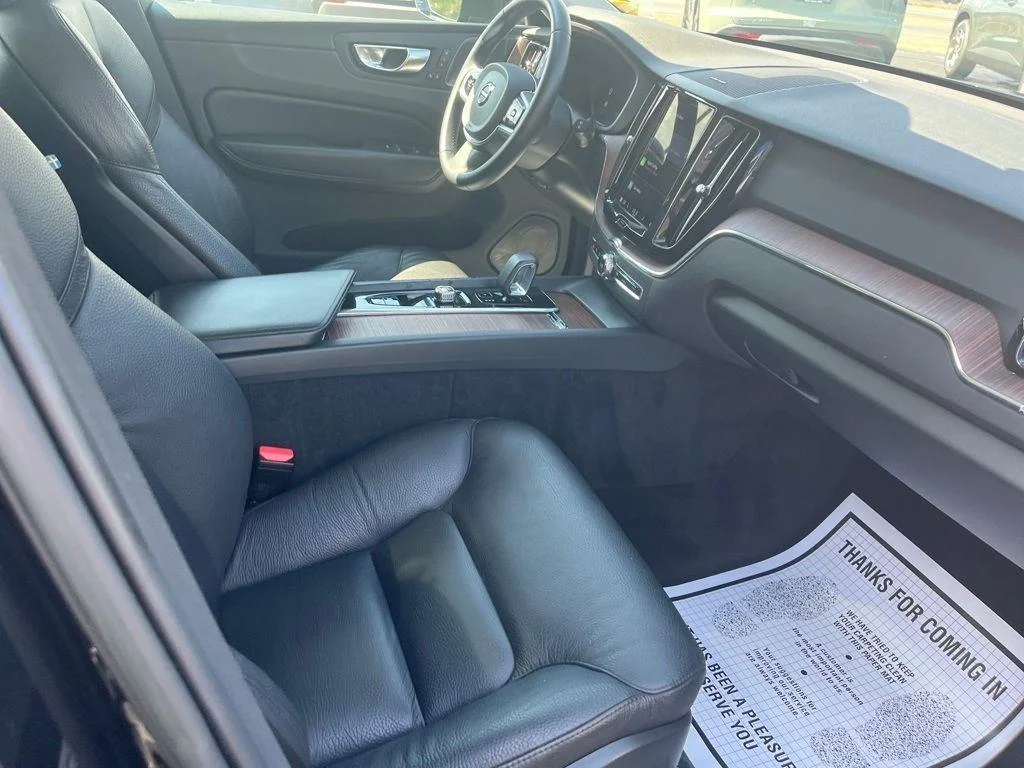 2023 Volvo XC60 Plus - Photo 30