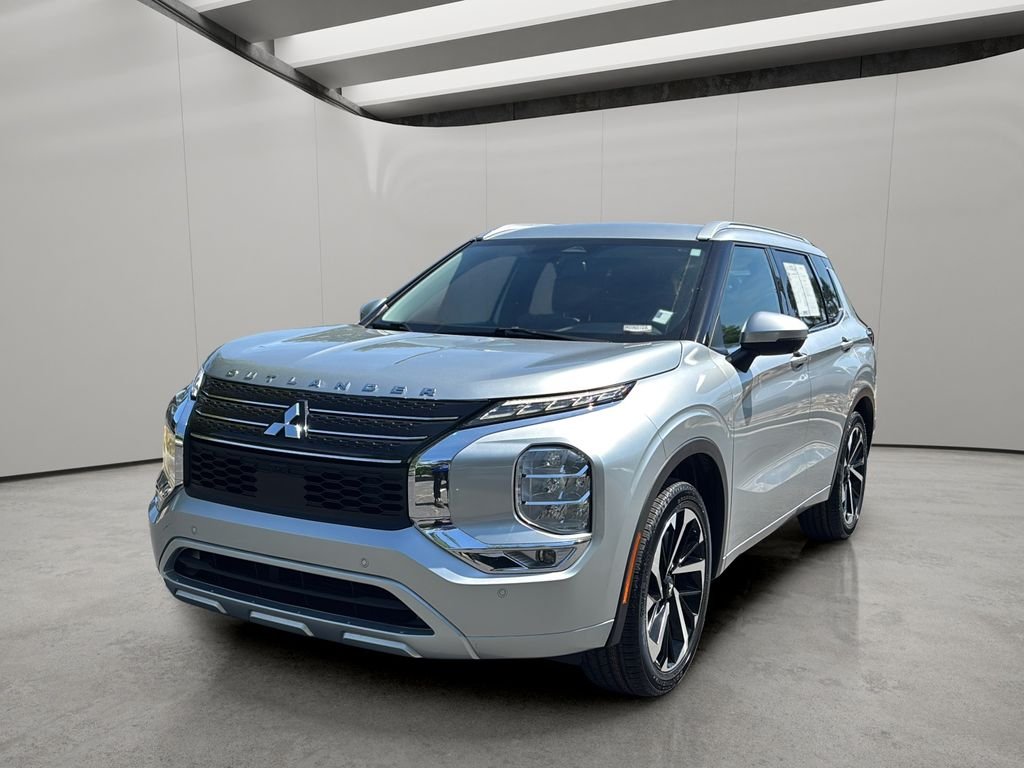 Used 2022 Silver Mitsubishi SEL image 1