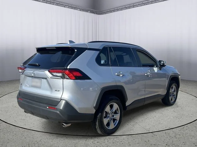 Used 2025 Silver Sky Metallic Toyota XLE image 9