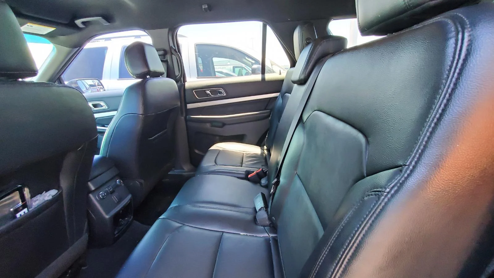 Used 2016 Shadow Black Ford XLT image 4