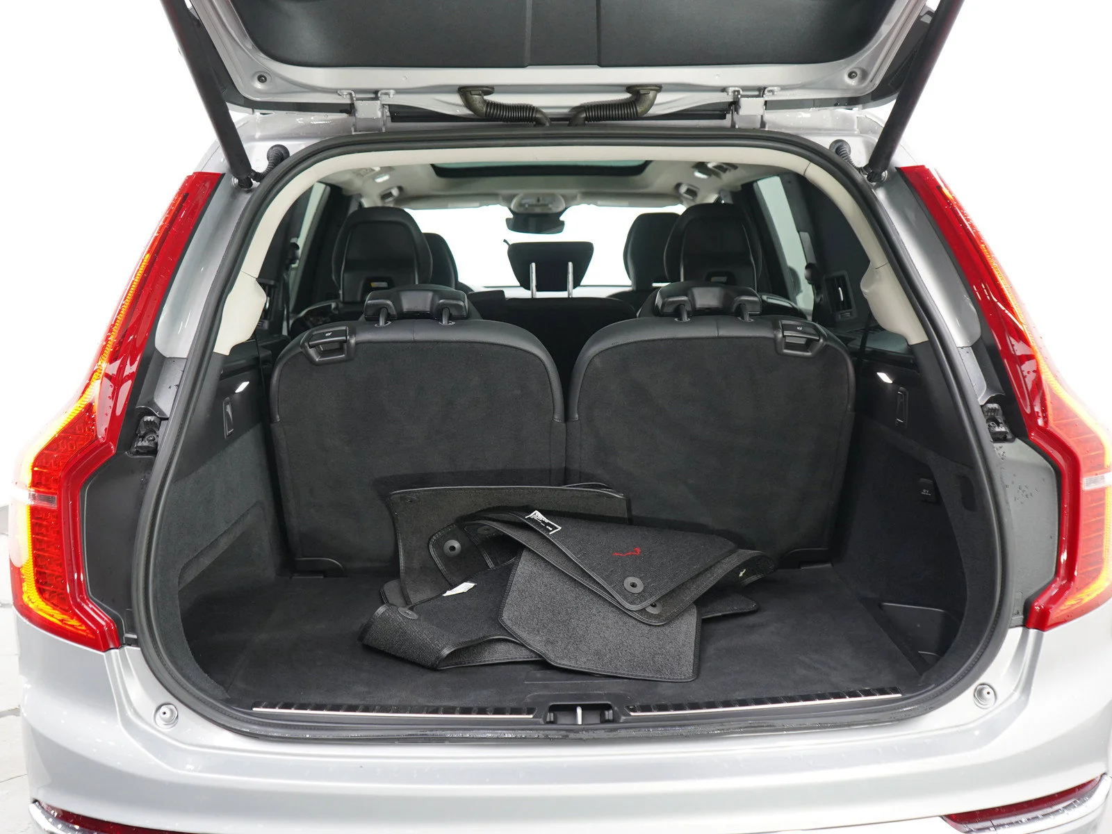 Used 2023 Silver Volvo Plus image 16
