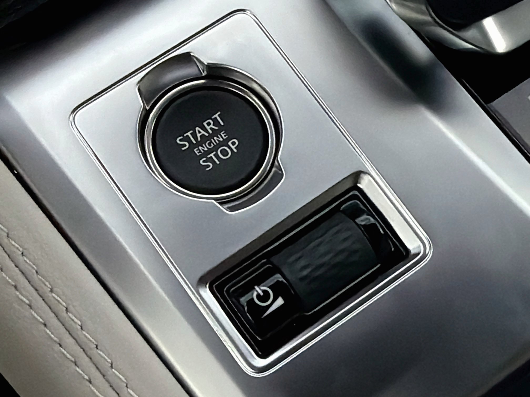 2026 Jaguar F-Pace R-Dynamic S - Photo 37