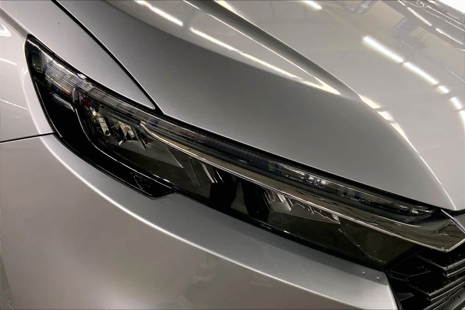 Used 2024 Lunar Silver Metallic Honda LX image 27