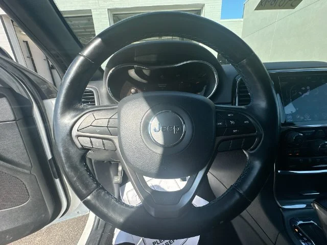 Used 2020 White Jeep Laredo image 17