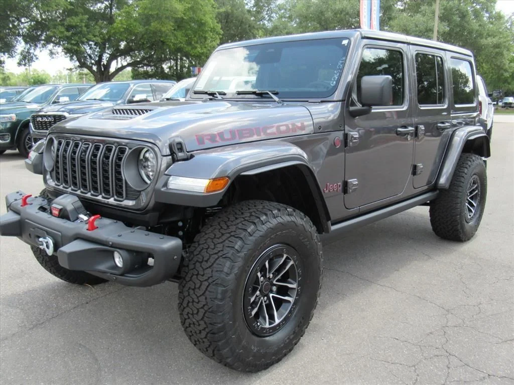 New 2026 Granite Crystal Metallic Clear-Coat Exterior Paint Jeep Rubicon X image 3
