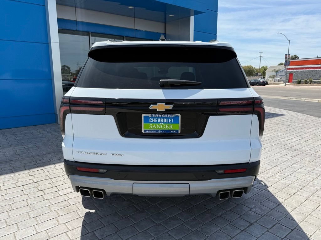 Used 2025 Summit White Chevrolet LT image 9