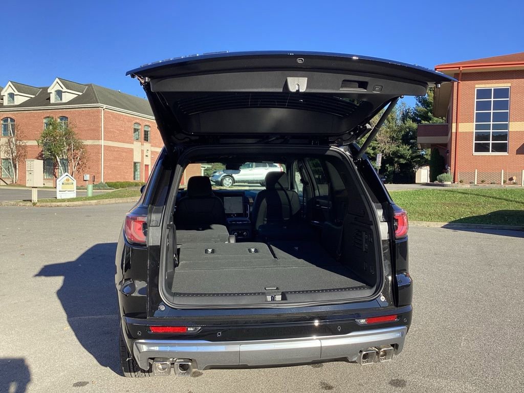 2026 GMC Acadia Denali - Photo 17