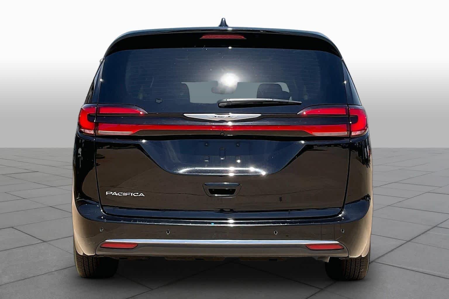 Pre-Owned 2024 Chrysler Pacifica Touring L