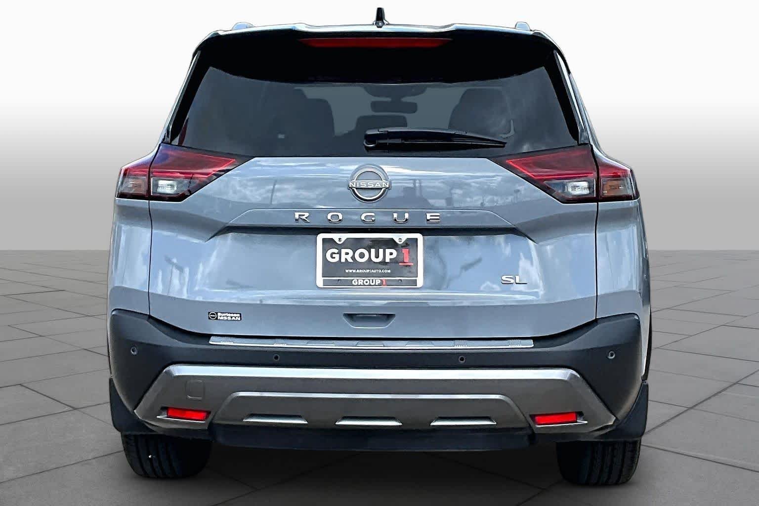 Used 2023 Boulder Gray Pearl/Super Black Nissan SL image 5