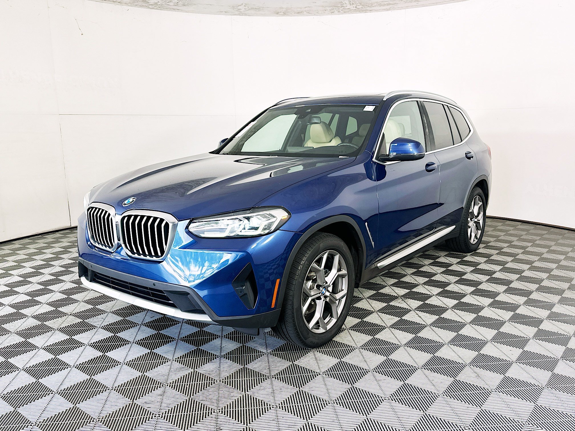 Used 2022 Phytonic Blue Metallic BMW xDrive30i image 7