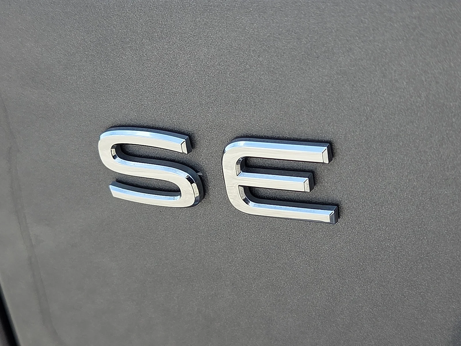 Used 2024 Platinum Gray Metallic Volkswagen 2.0T SE w/Technology image 8