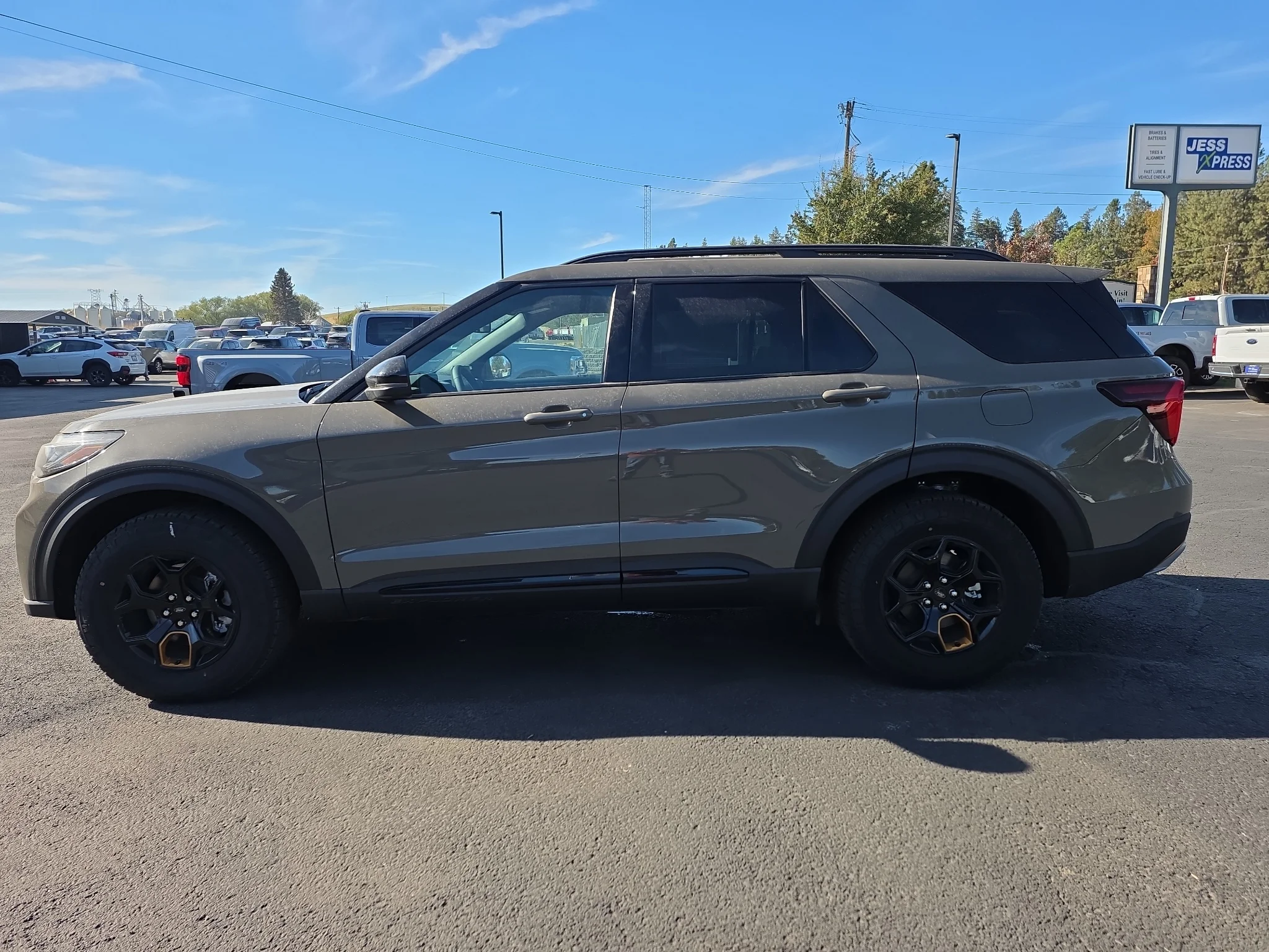 New 2026 Marsh Gray Ford Tremor® image 11