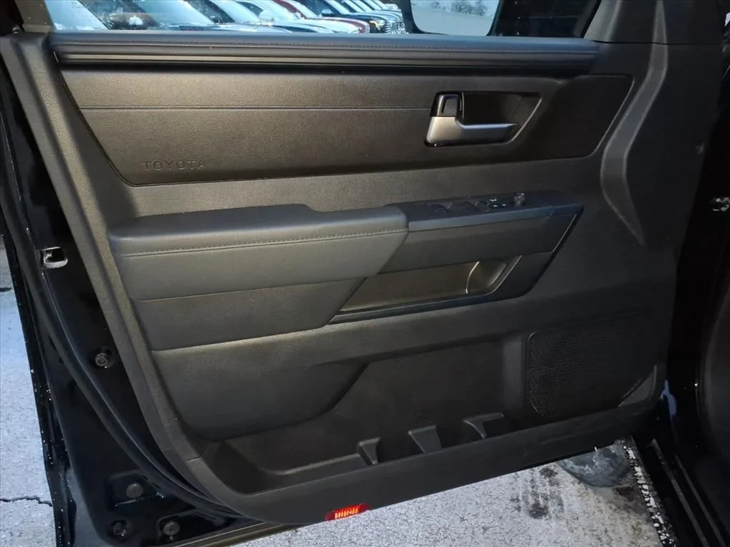 2026 Toyota Tundra SR5 - Photo 8